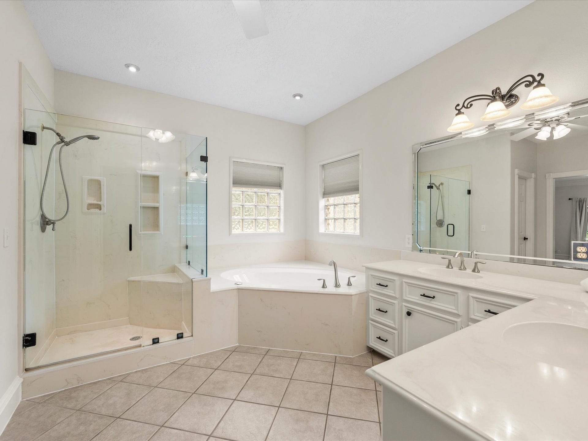 10231 Crestwater Circle, Magnolia, TX 77354 10231 Crestwater Circle, Magnolia, TX 77354