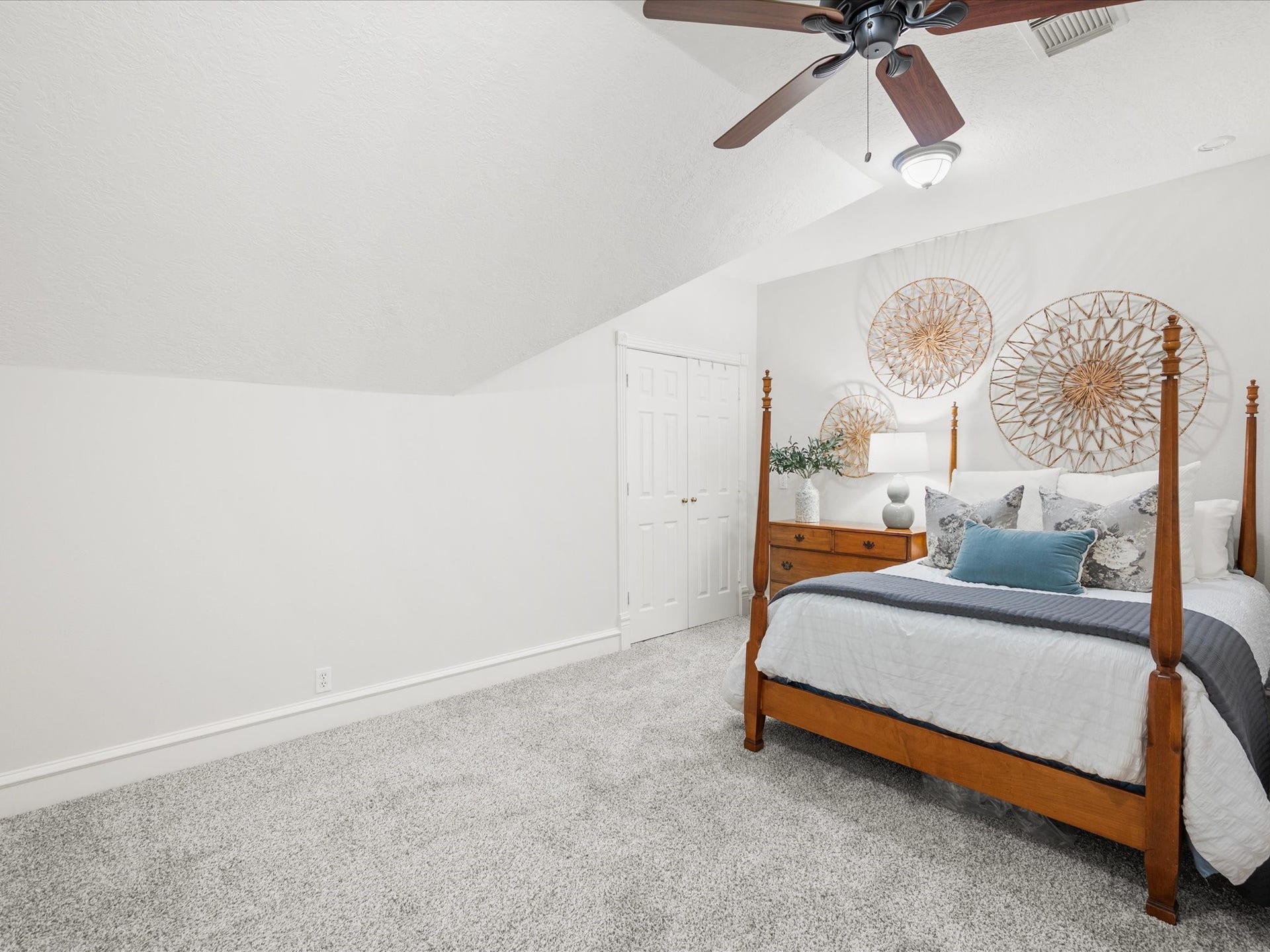 10231 Crestwater Circle, Magnolia, TX 77354 10231 Crestwater Circle, Magnolia, TX 77354