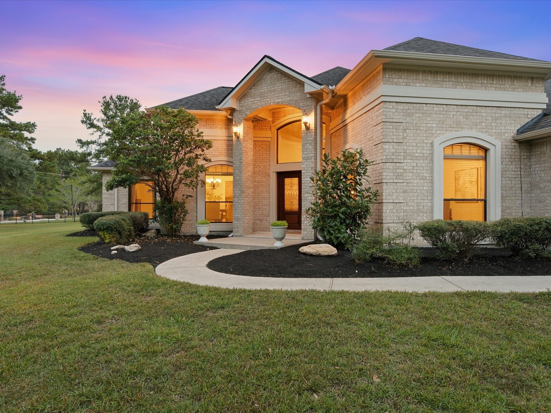 10231 Crestwater Circle, Magnolia, TX 77354 10231 Crestwater Circle, Magnolia, TX 77354