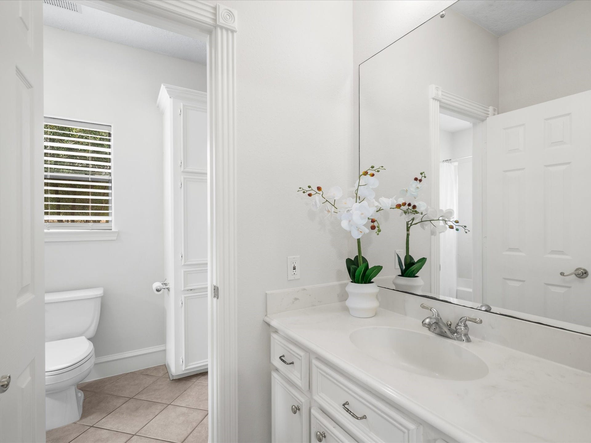 10231 Crestwater Circle, Magnolia, TX 77354 10231 Crestwater Circle, Magnolia, TX 77354