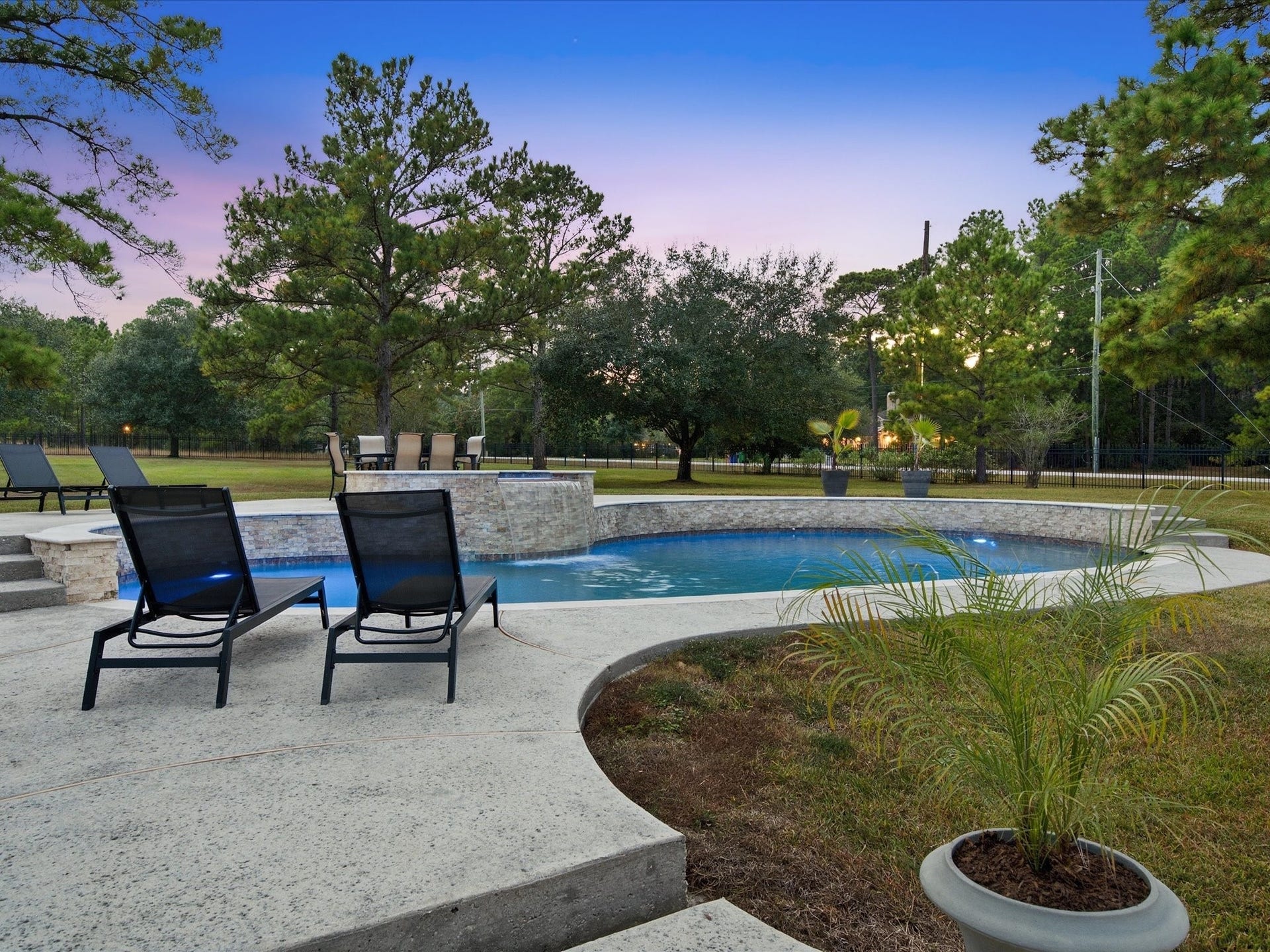 10231 Crestwater Circle, Magnolia, TX 77354 10231 Crestwater Circle, Magnolia, TX 77354