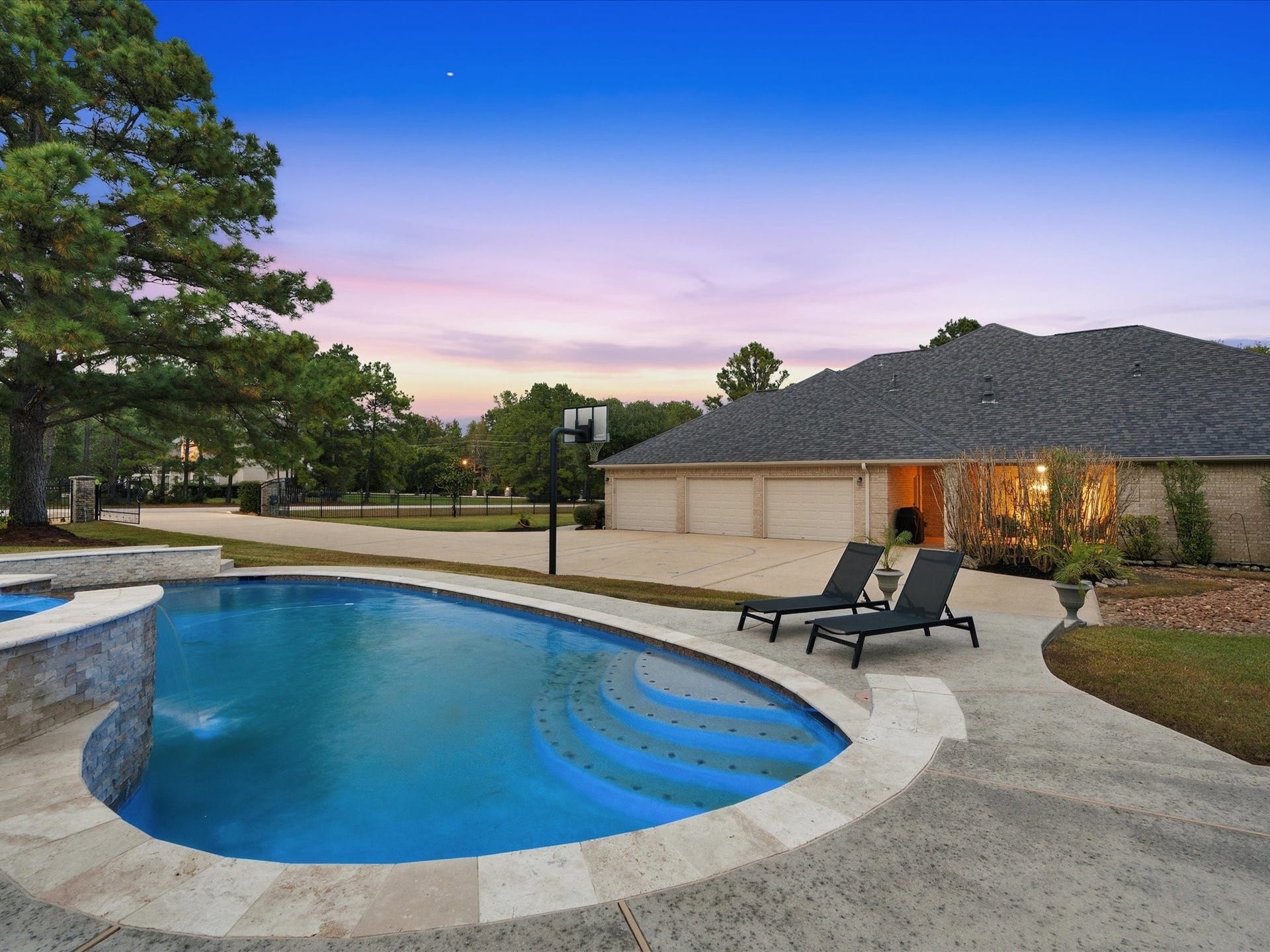 10231 Crestwater Circle, Magnolia, TX 77354 10231 Crestwater Circle, Magnolia, TX 77354