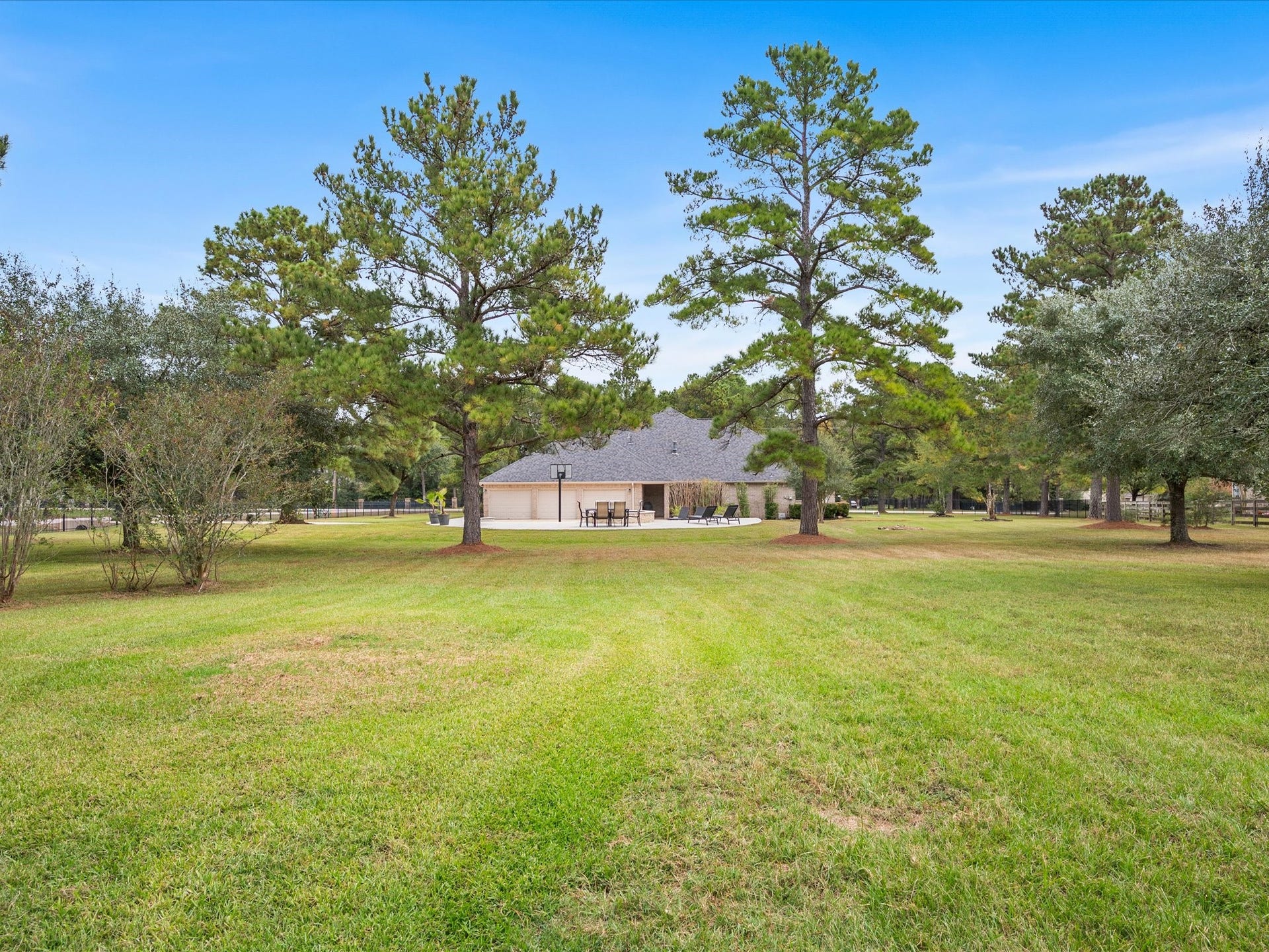 10231 Crestwater Circle, Magnolia, TX 77354 10231 Crestwater Circle, Magnolia, TX 77354