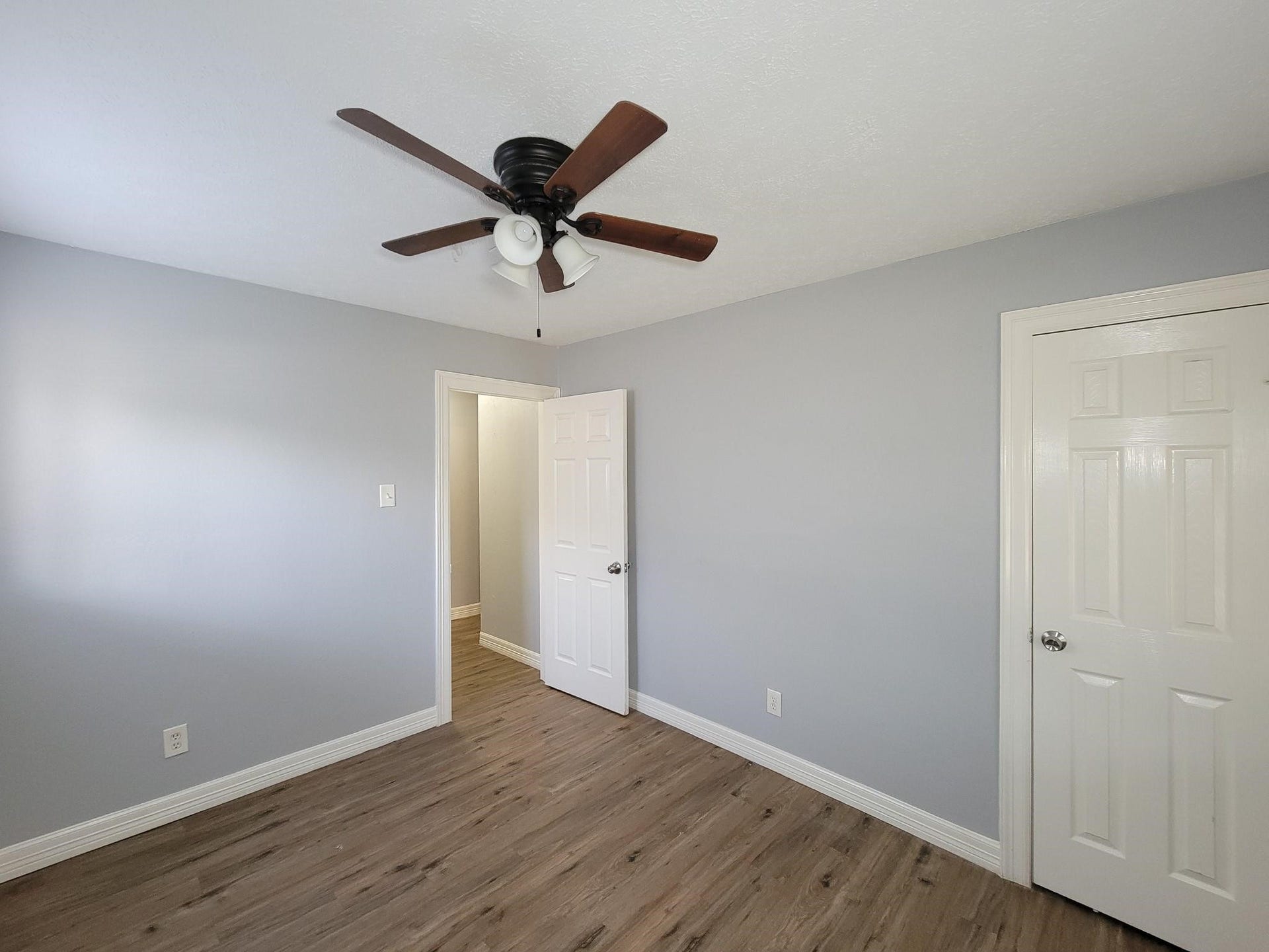6109 Arthington Street, Houston, TX 77053 6109 Arthington Street, Houston, TX 77053