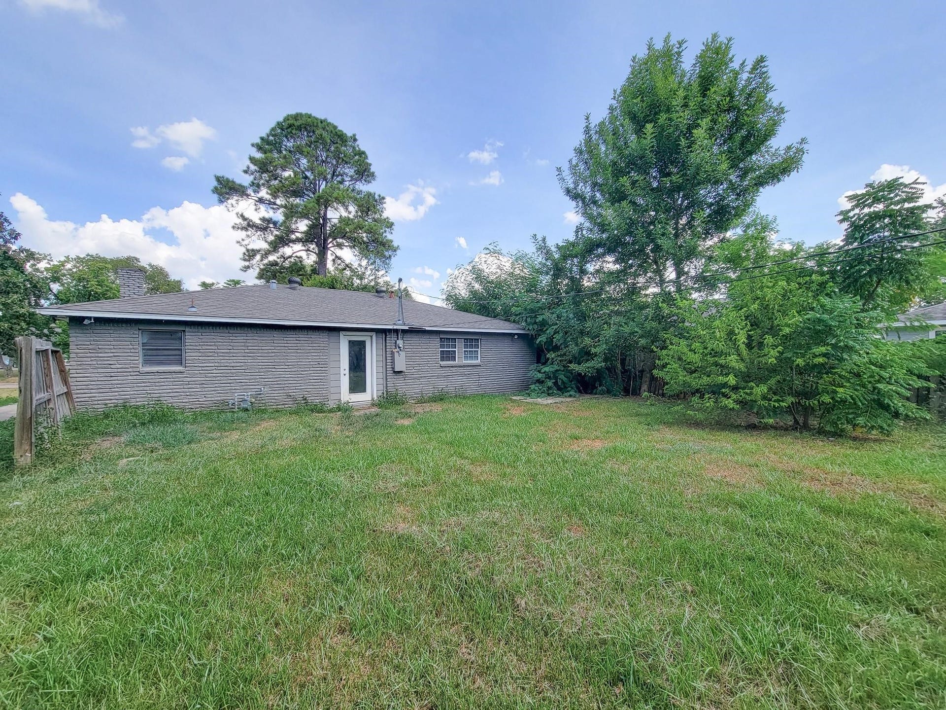 6109 Arthington Street, Houston, TX 77053 6109 Arthington Street, Houston, TX 77053