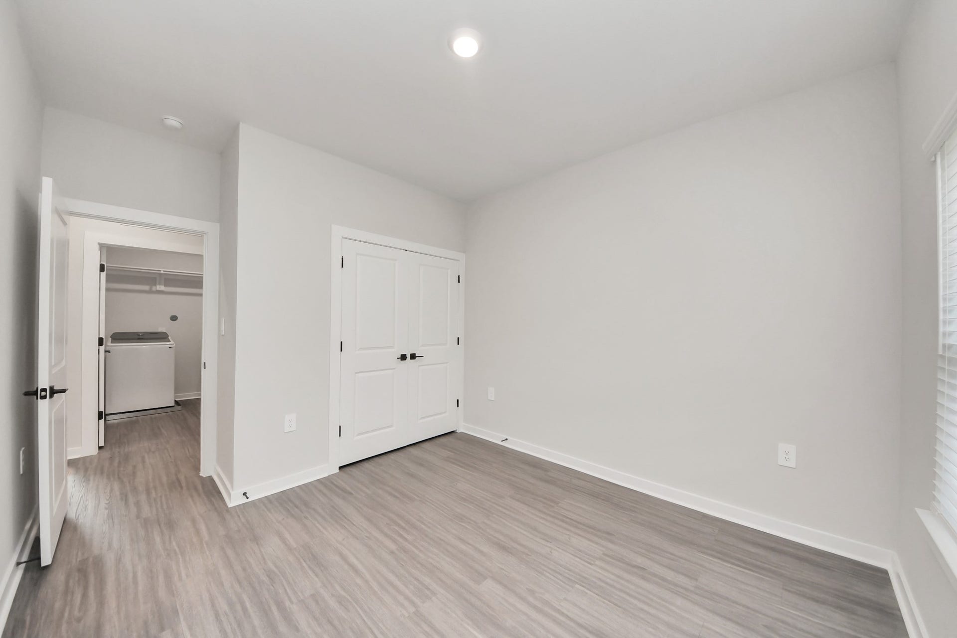 7711 Longmire Road, #199, Conroe, TX 77304 Bedroom 2 with Closet