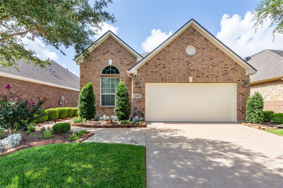 Property photo for 19307 Blue Cove Court, Cypress, TX