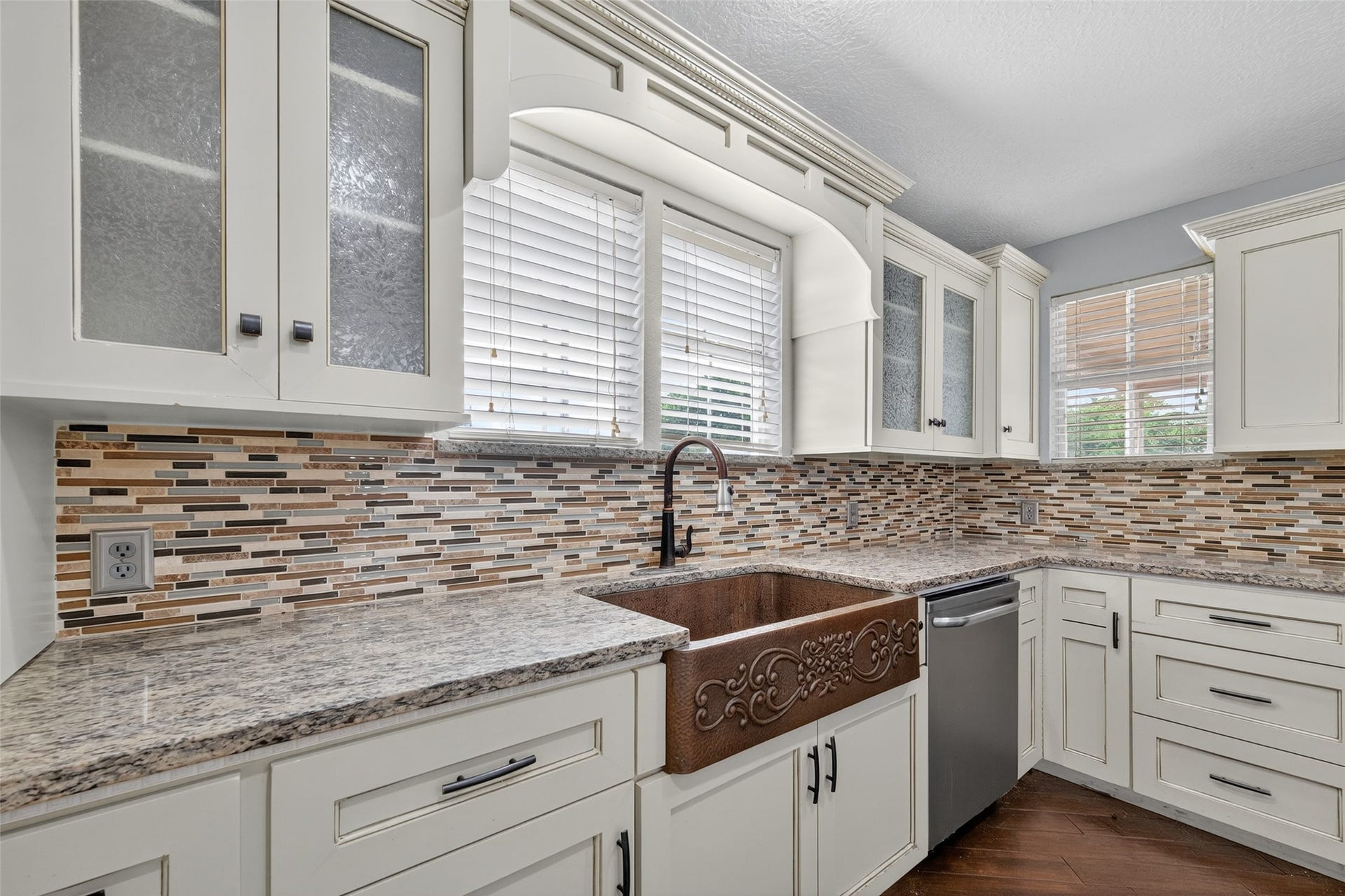 16809 Market Street, Channelview, TX 77530 16809 Market Street, Channelview, TX 77530