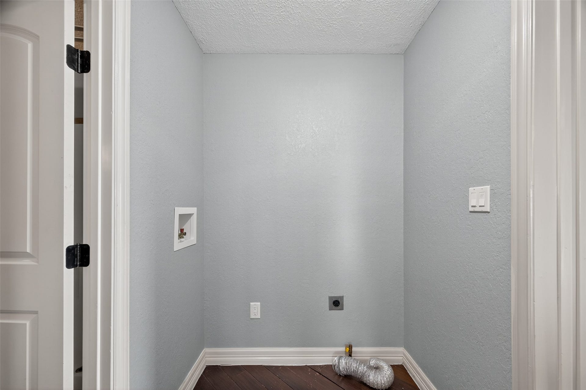 16809 Market Street, Channelview, TX 77530 16809 Market Street, Channelview, TX 77530
