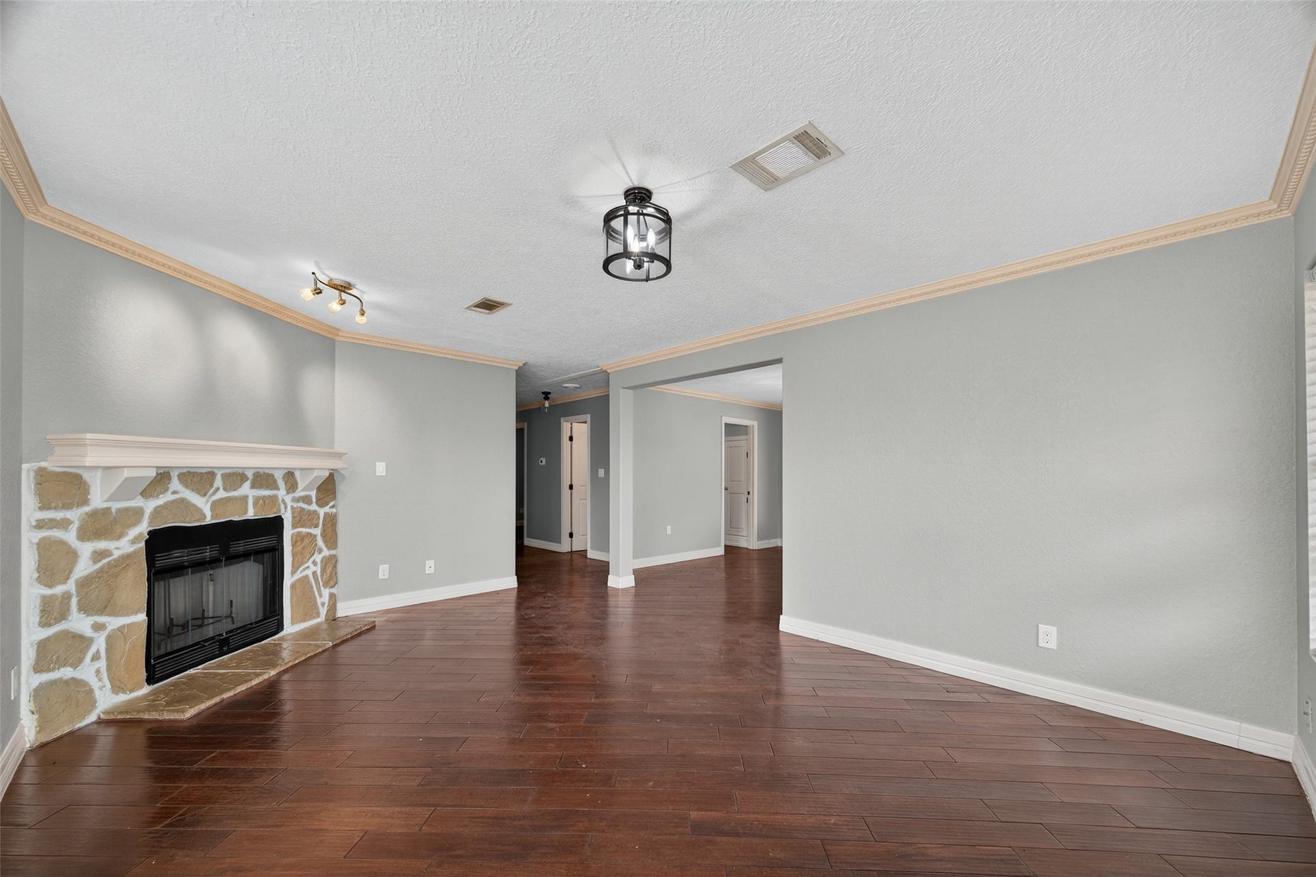 16809 Market Street, Channelview, TX 77530 16809 Market Street, Channelview, TX 77530