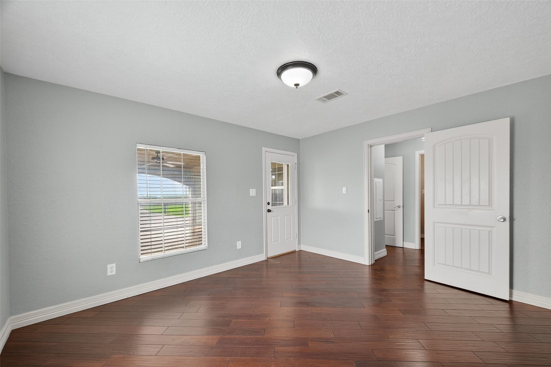 16809 Market Street, Channelview, TX 77530 16809 Market Street, Channelview, TX 77530