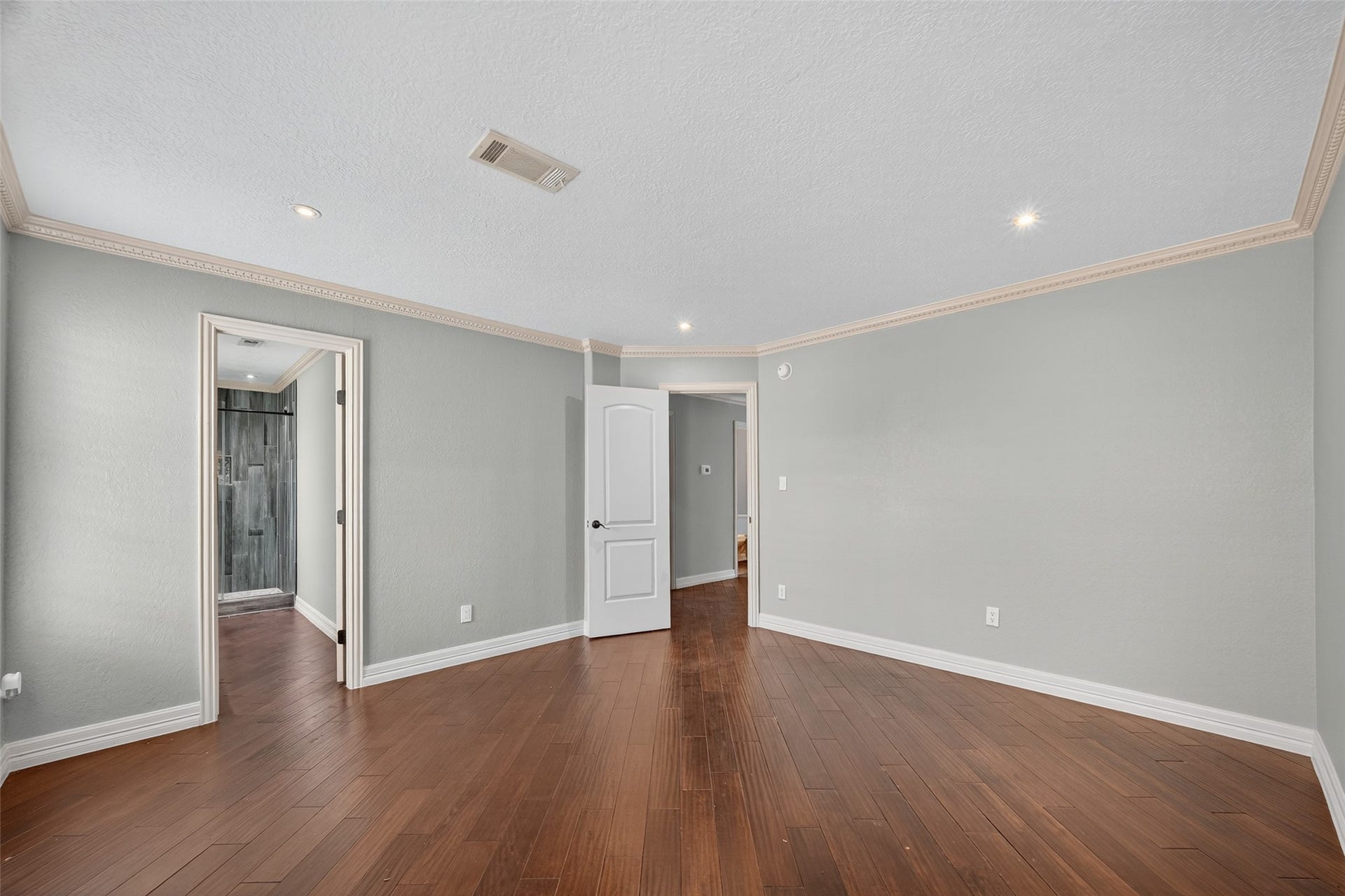 16809 Market Street, Channelview, TX 77530 16809 Market Street, Channelview, TX 77530