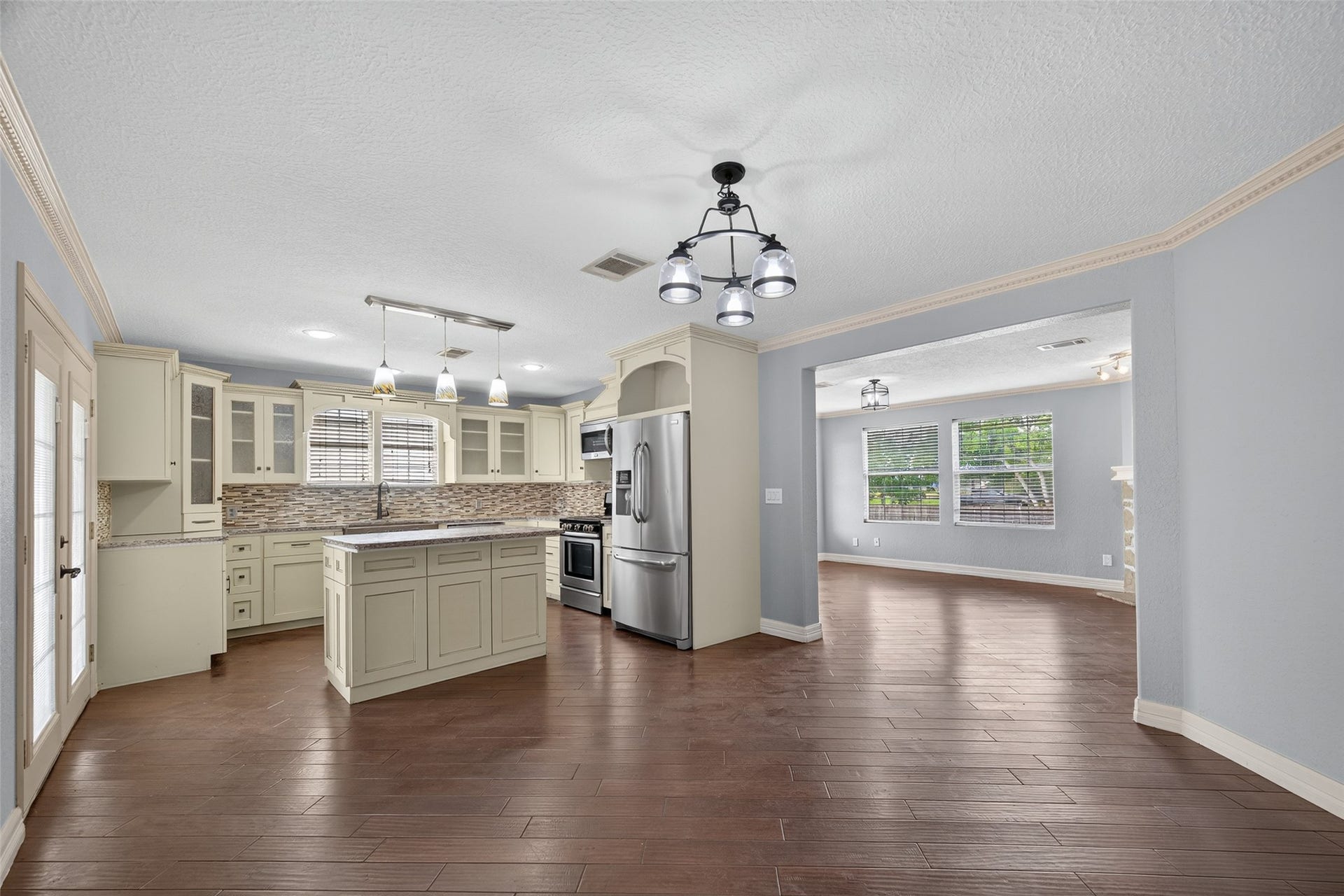 16809 Market Street, Channelview, TX 77530 16809 Market Street, Channelview, TX 77530