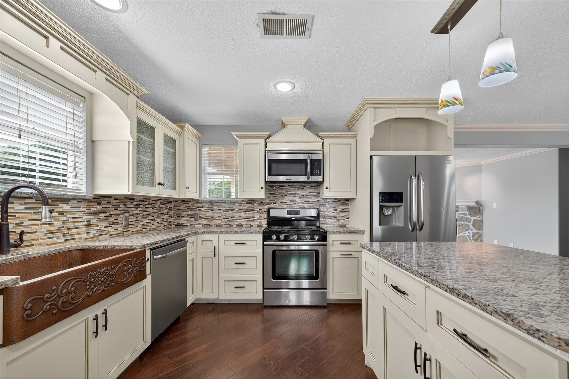16809 Market Street, Channelview, TX 77530 16809 Market Street, Channelview, TX 77530