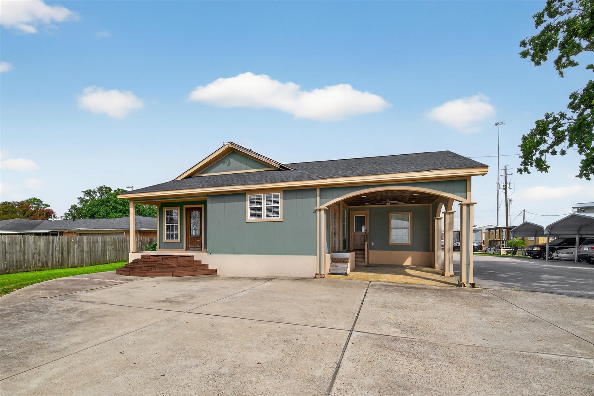 16809 Market Street, Channelview, TX 77530 16809 Market Street, Channelview, TX 77530