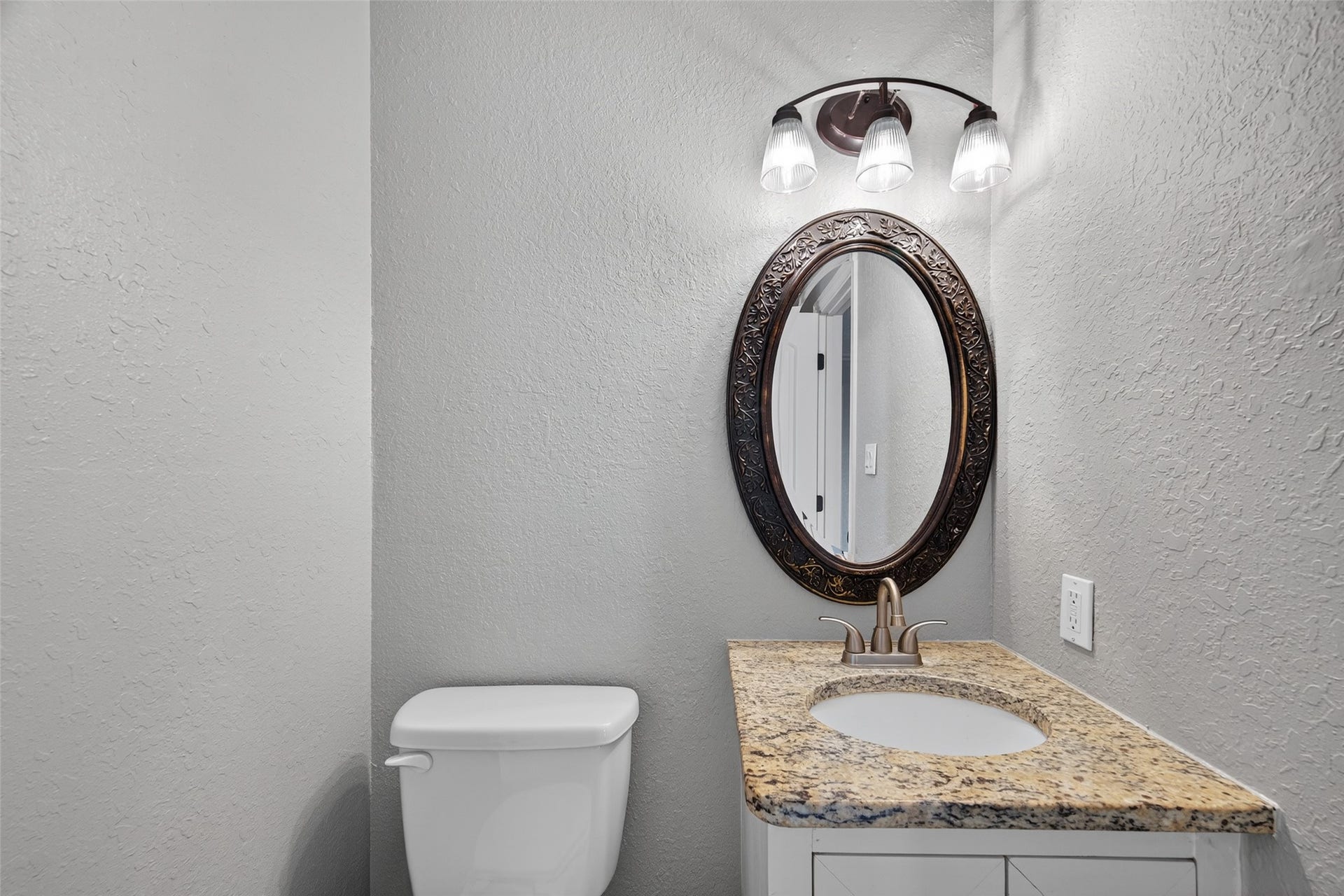 16809 Market Street, Channelview, TX 77530 16809 Market Street, Channelview, TX 77530