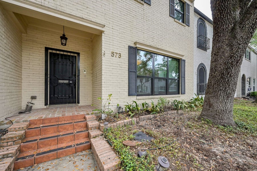Property photo for 573 N Post Oak Lane, Houston, TX