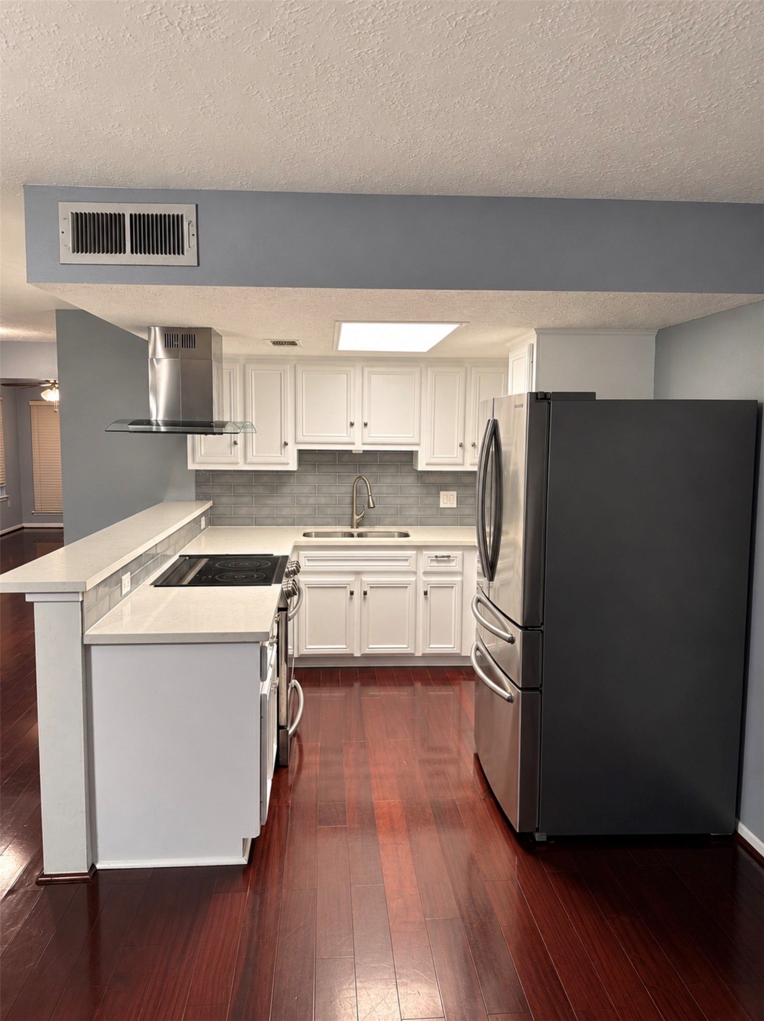 18122 Kings Row, Webster, TX 77058