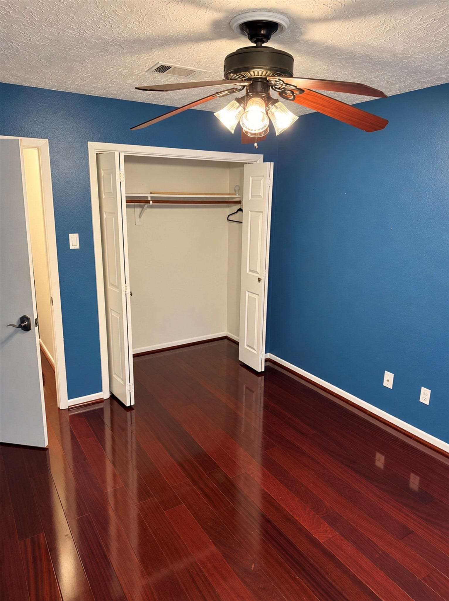 18122 Kings Row, Webster, TX 77058