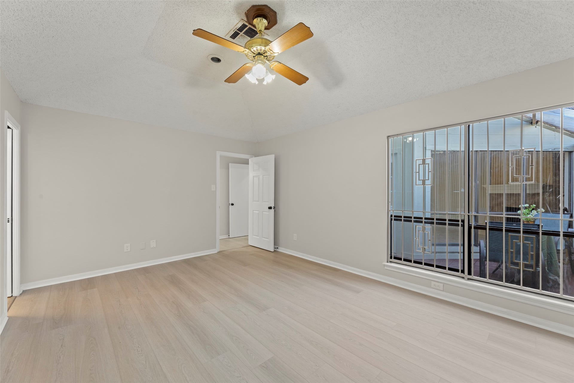 9614 Langdon Lane, Houston, TX 77036 9614 Langdon Lane, Houston, TX 77036