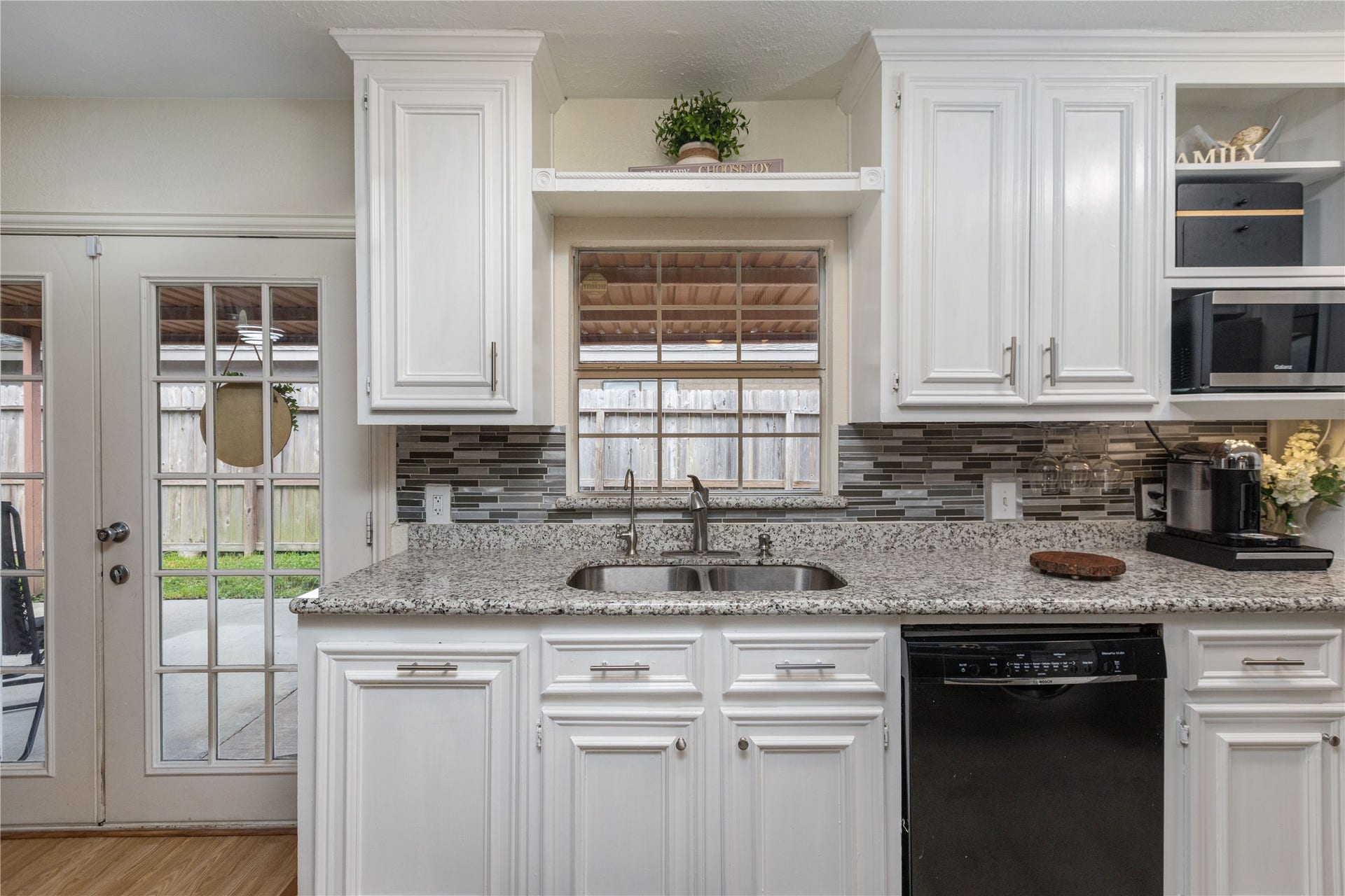 14007 Lorne Drive, Houston, TX 77049 Kitchen