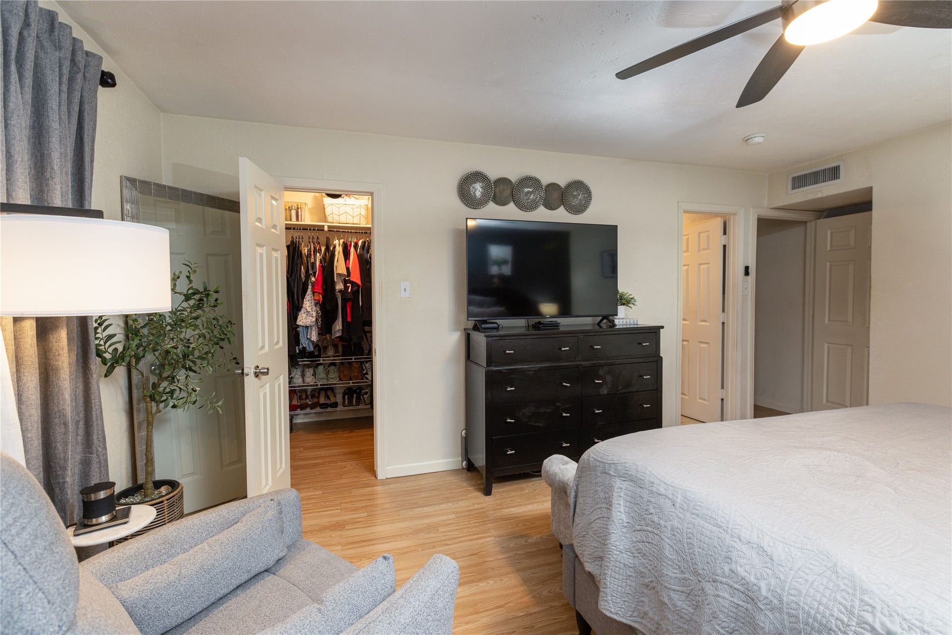 14007 Lorne Drive, Houston, TX 77049 14007 Lorne Drive, Houston, TX 77049