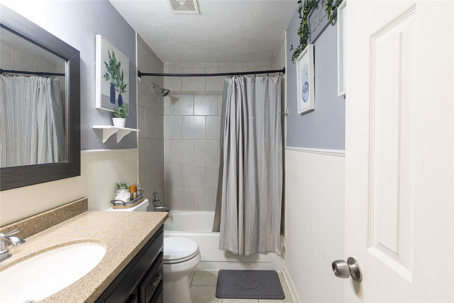 14007 Lorne Drive, Houston, TX 77049 secondary full-bath