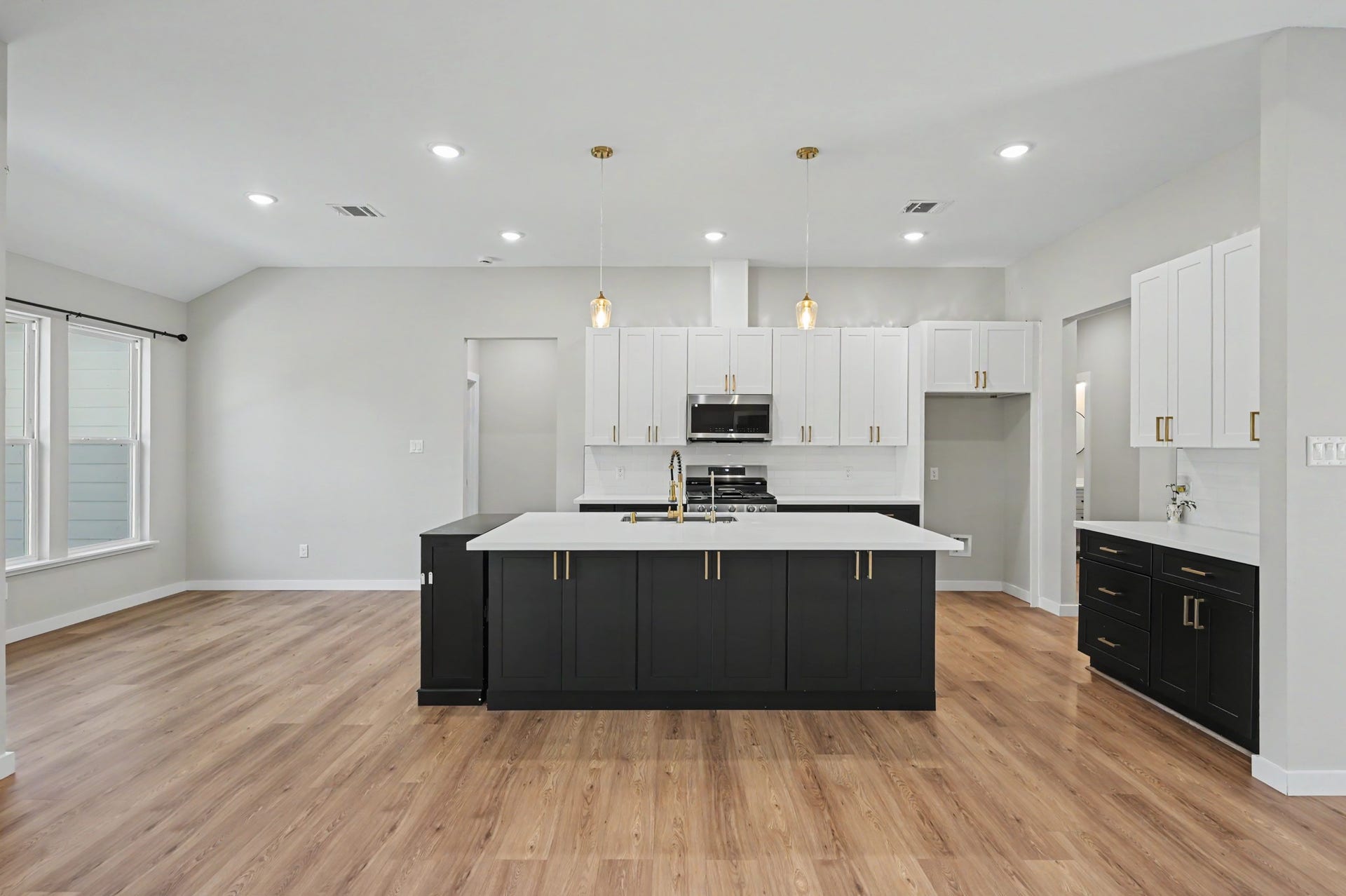 7500 Nickaburr Creek Drive, Magnolia, TX 77354
