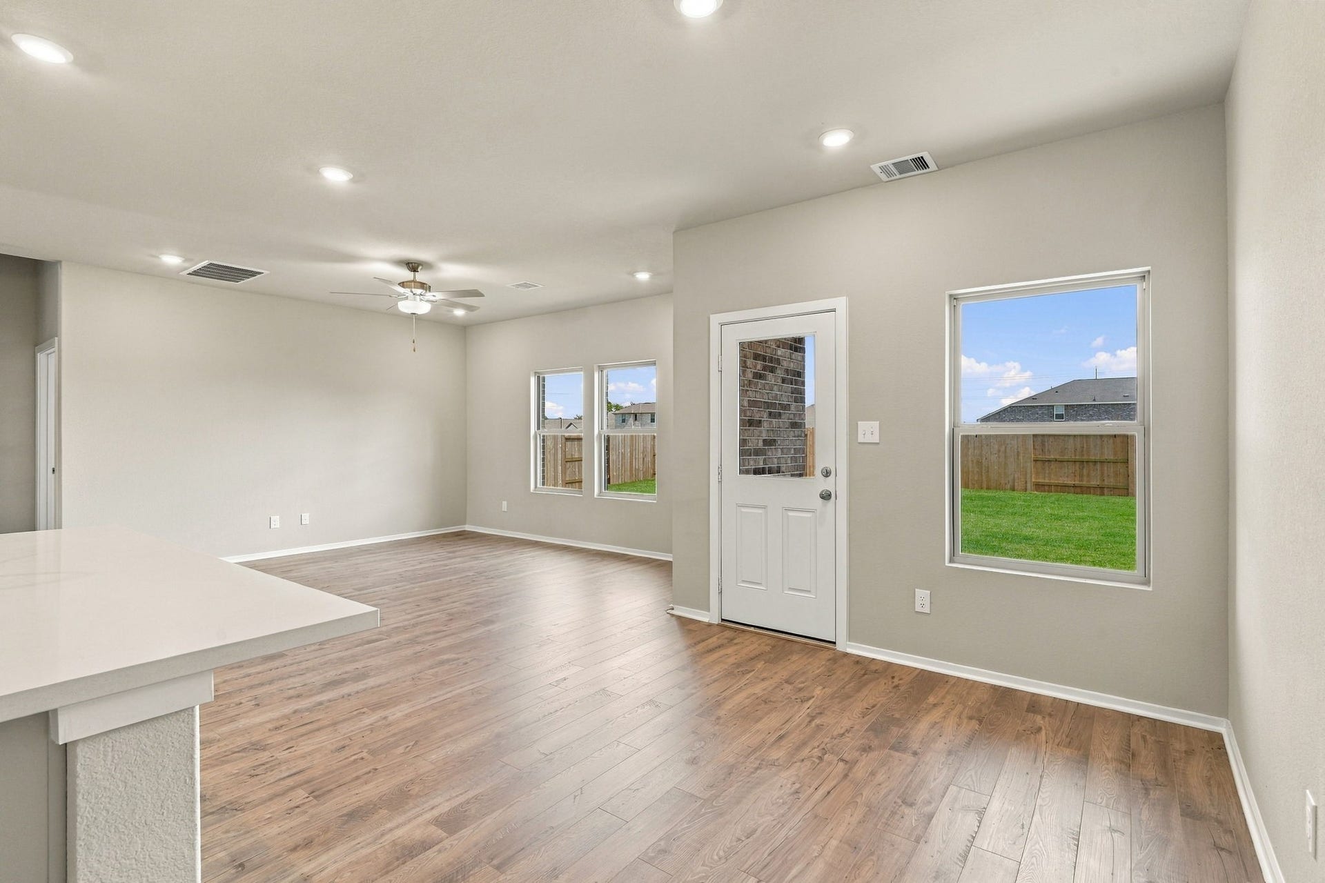 3530 Cardinal Pointe Drive, Angleton, TX 77515 3530 Cardinal Pointe Drive, Angleton, TX 77515