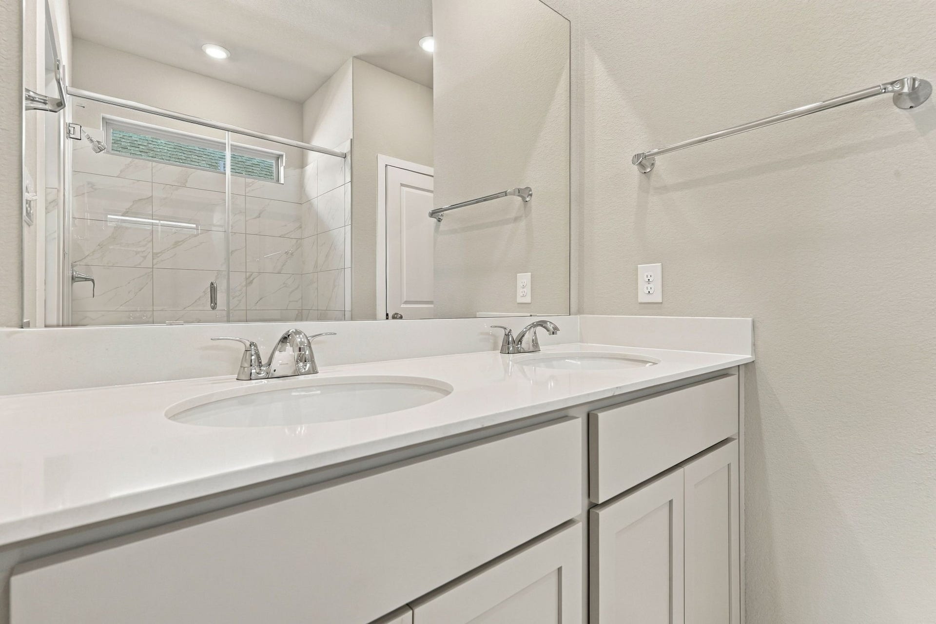 3530 Cardinal Pointe Drive, Angleton, TX 77515 3530 Cardinal Pointe Drive, Angleton, TX 77515
