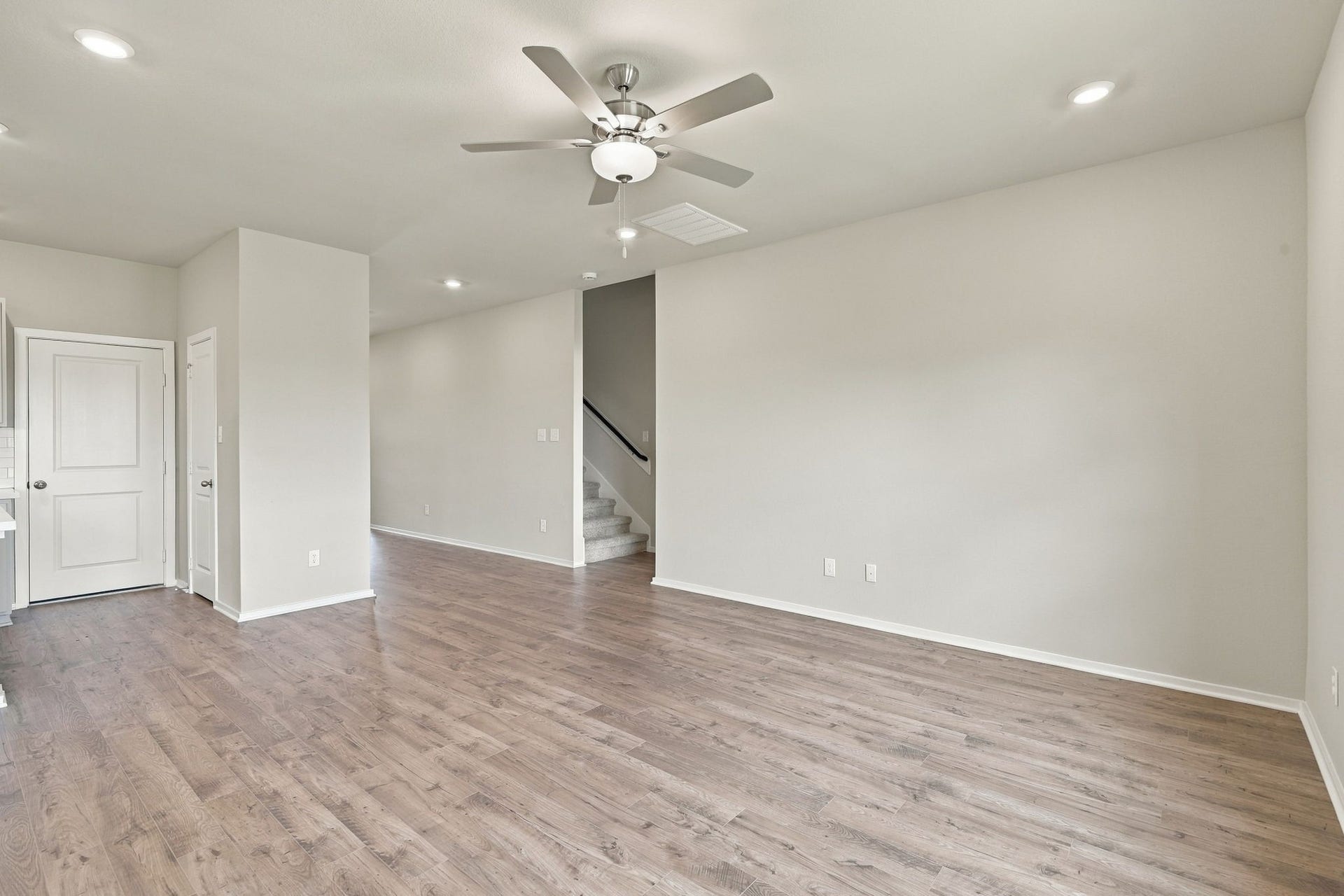 3530 Cardinal Pointe Drive, Angleton, TX 77515 3530 Cardinal Pointe Drive, Angleton, TX 77515
