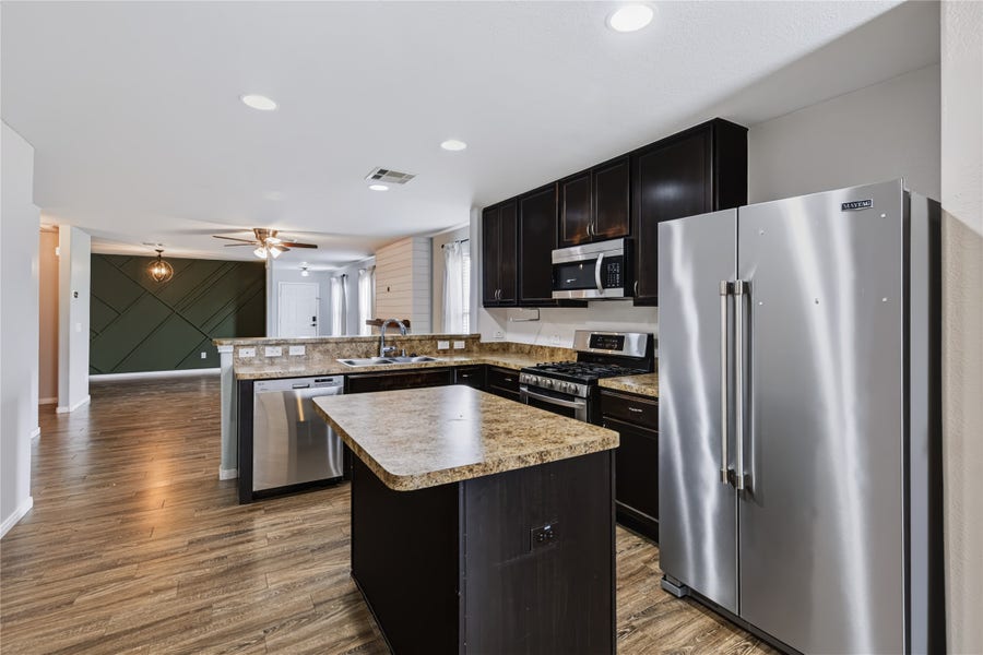 Property photo for 834 Coffee Mill Creek Lane, Rosenberg, TX