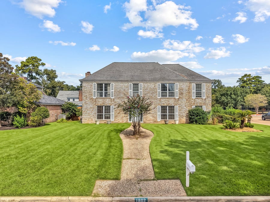 Property photo for 1802 Hamlin Valley Drive, Houston, TX