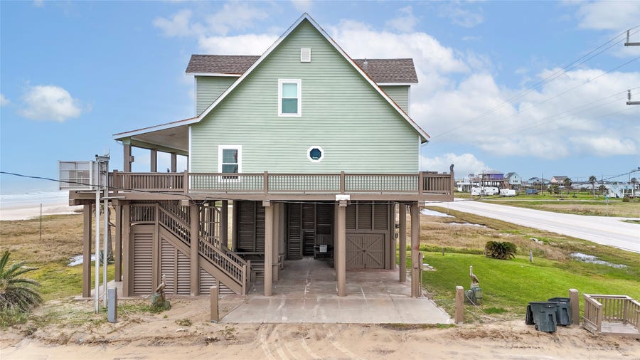 Property photo for 997 Austin Street, Gilchrist, TX