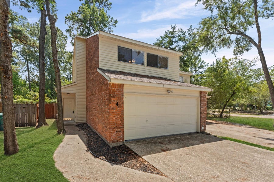 Property photo for 4 Blue Fox Court, Spring, TX
