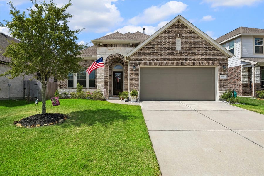 Property photo for 24042 Hawthorn Lakes Drive Drive, New Caney, TX
