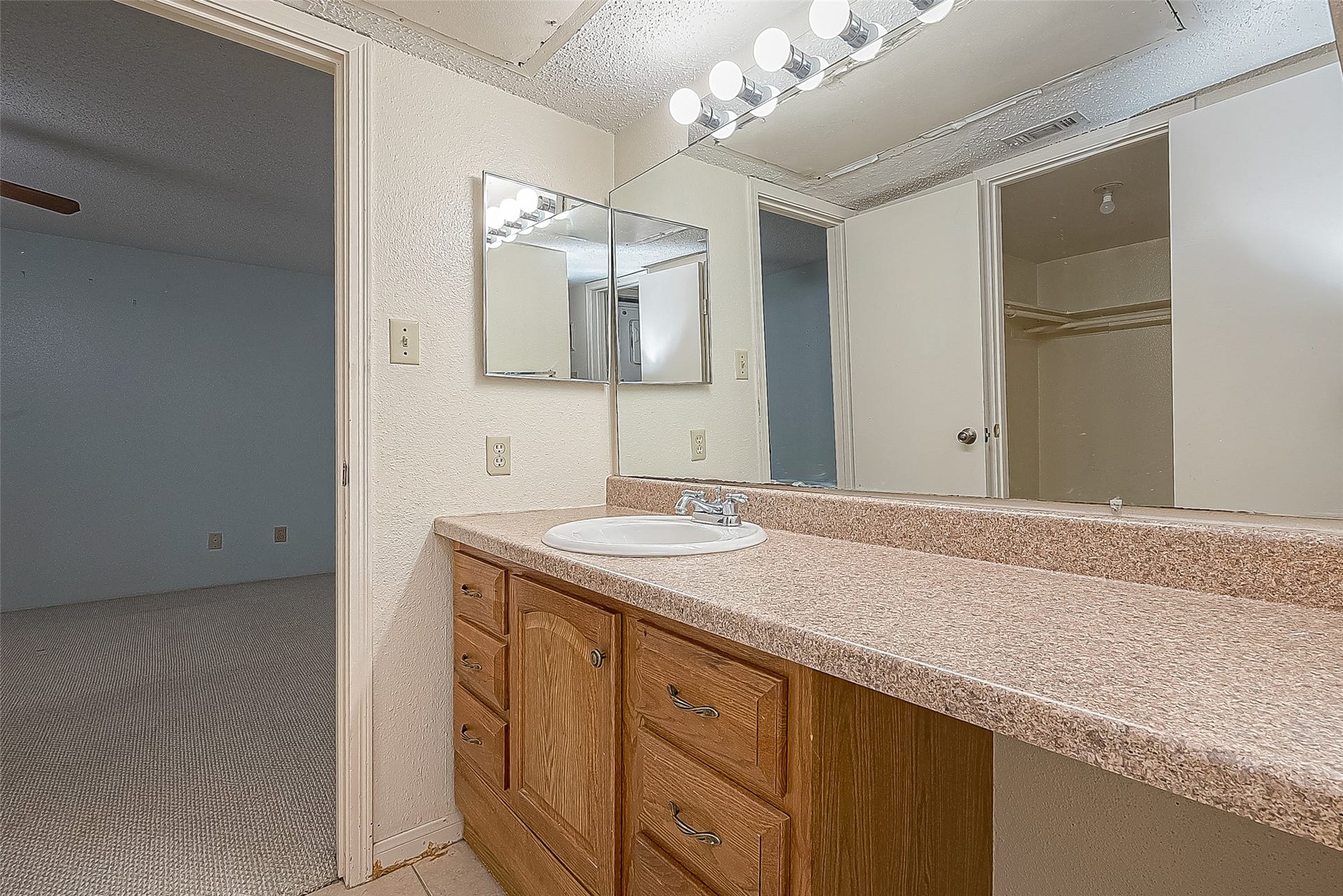 2750 Holly Hall Street, #1707, Houston, TX 77054 2750 Holly Hall Street, #1707, Houston, TX 77054
