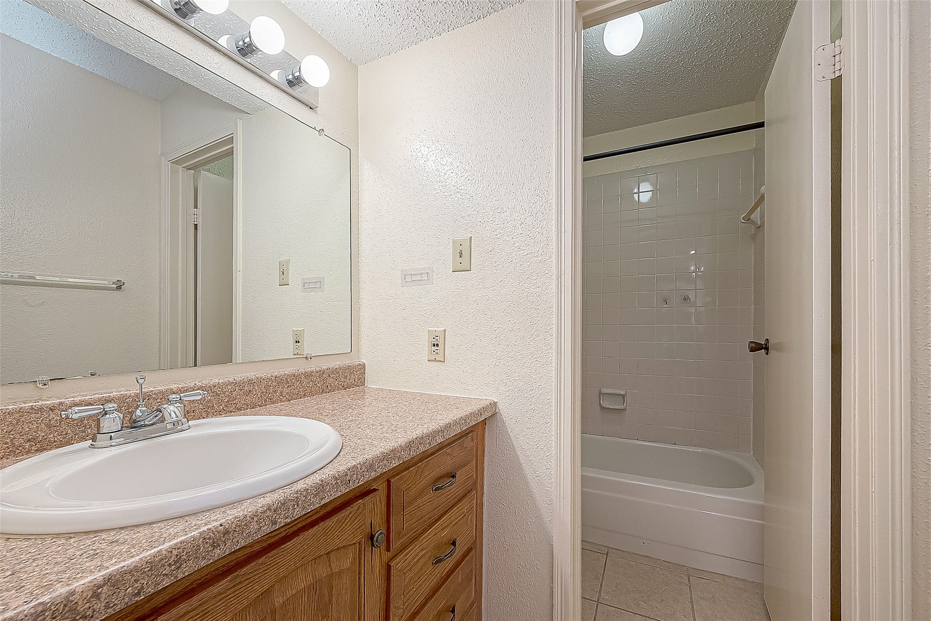 2750 Holly Hall Street, #1707, Houston, TX 77054 2750 Holly Hall Street, #1707, Houston, TX 77054
