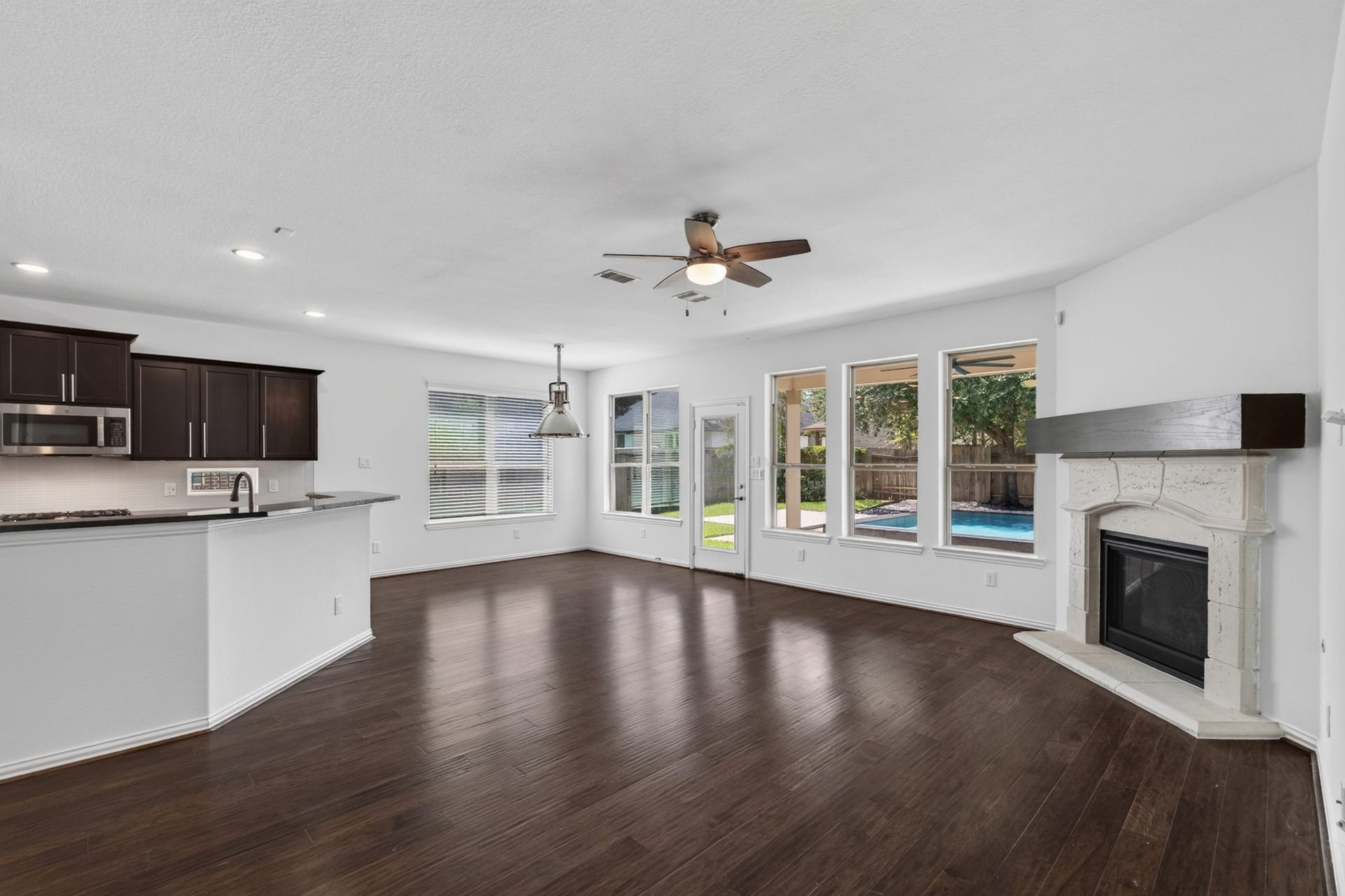 63 W Deer River Circle, The Woodlands, TX 77389 63 W Deer River Circle, The Woodlands, TX 77389