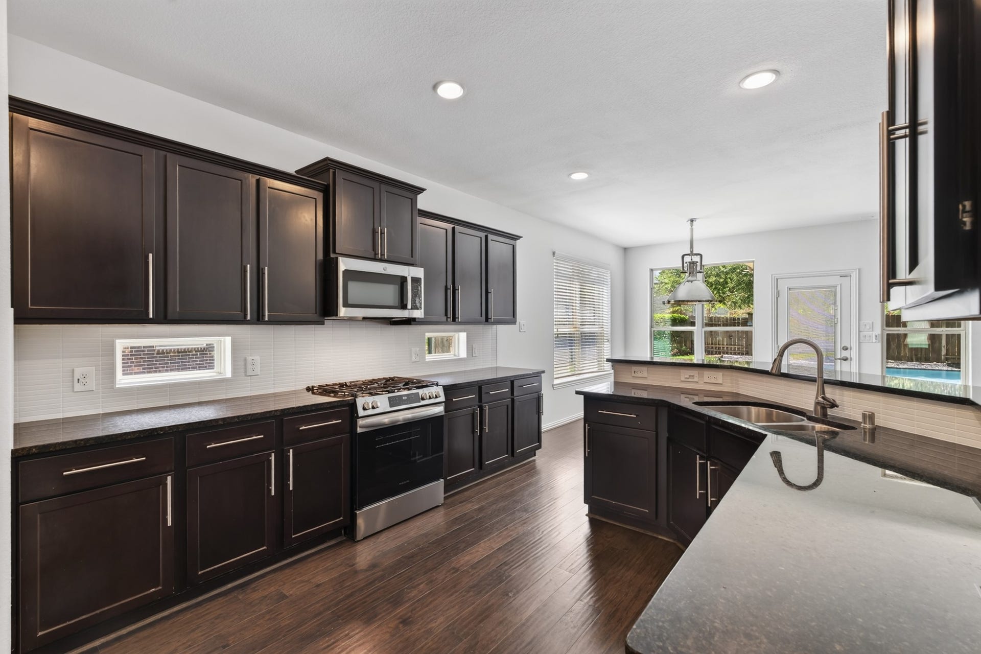 63 W Deer River Circle, The Woodlands, TX 77389 63 W Deer River Circle, The Woodlands, TX 77389