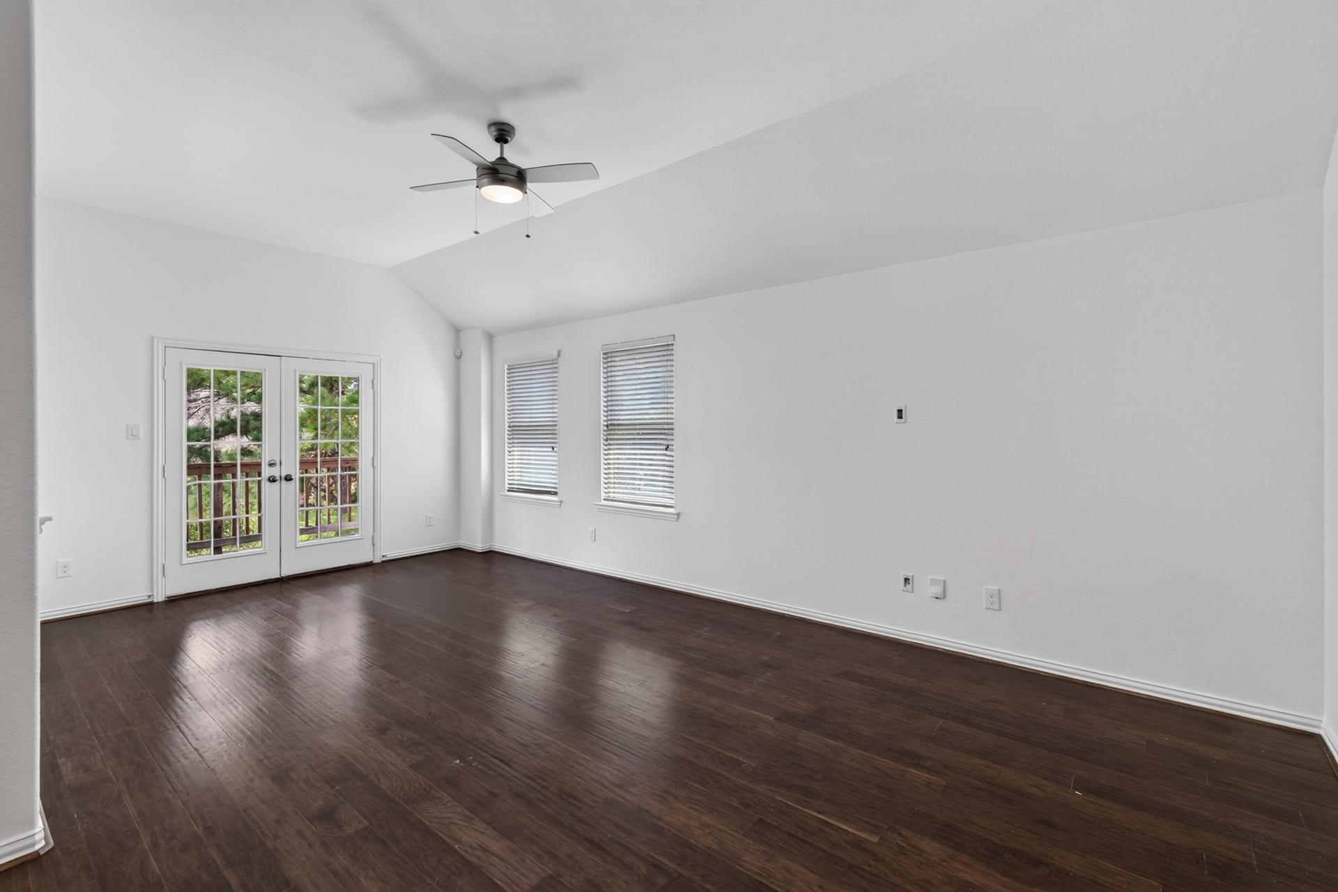 63 W Deer River Circle, The Woodlands, TX 77389 63 W Deer River Circle, The Woodlands, TX 77389