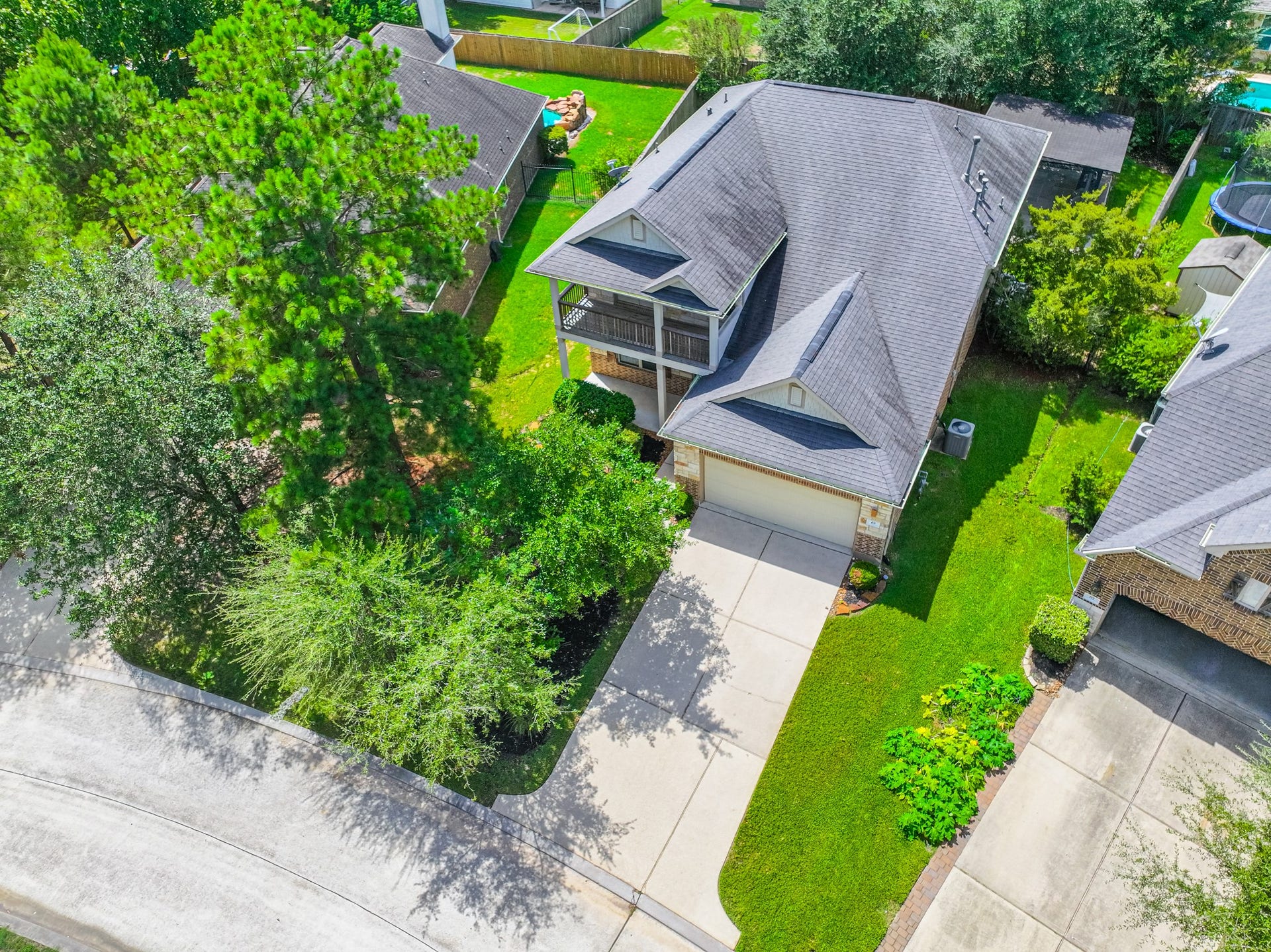 63 W Deer River Circle, The Woodlands, TX 77389 63 W Deer River Circle, The Woodlands, TX 77389