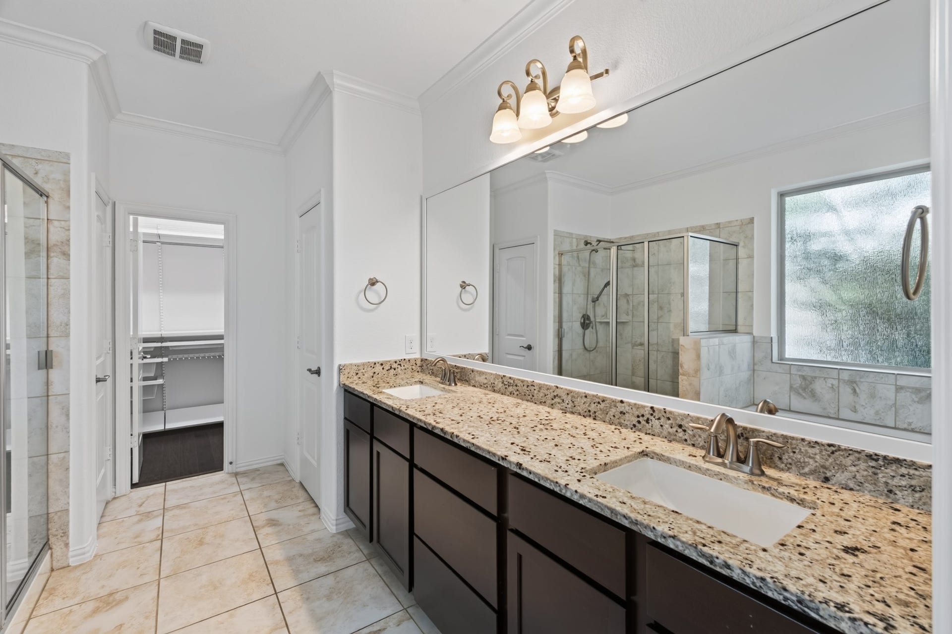 63 W Deer River Circle, The Woodlands, TX 77389 63 W Deer River Circle, The Woodlands, TX 77389