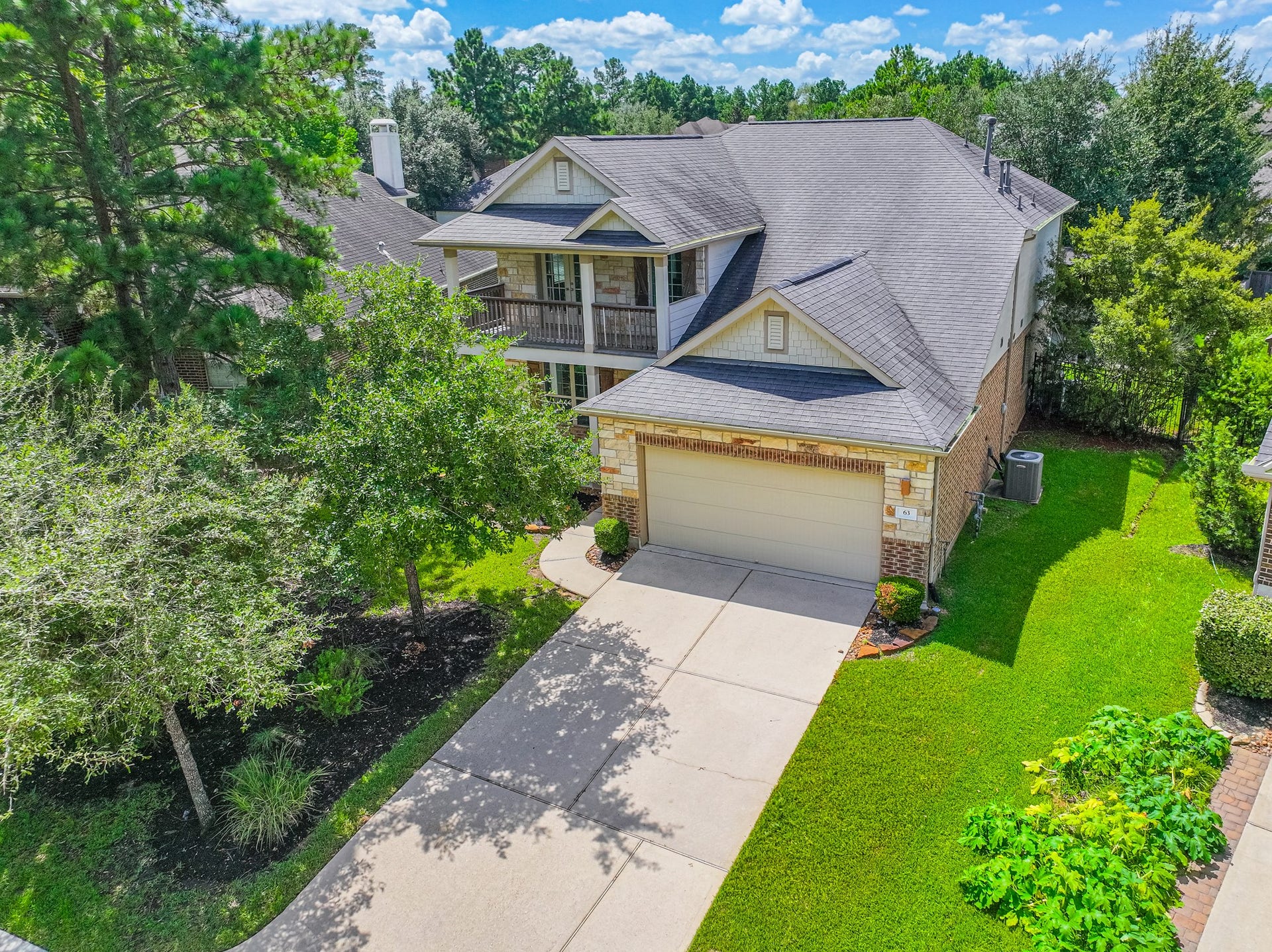 63 W Deer River Circle, The Woodlands, TX 77389 63 W Deer River Circle, The Woodlands, TX 77389