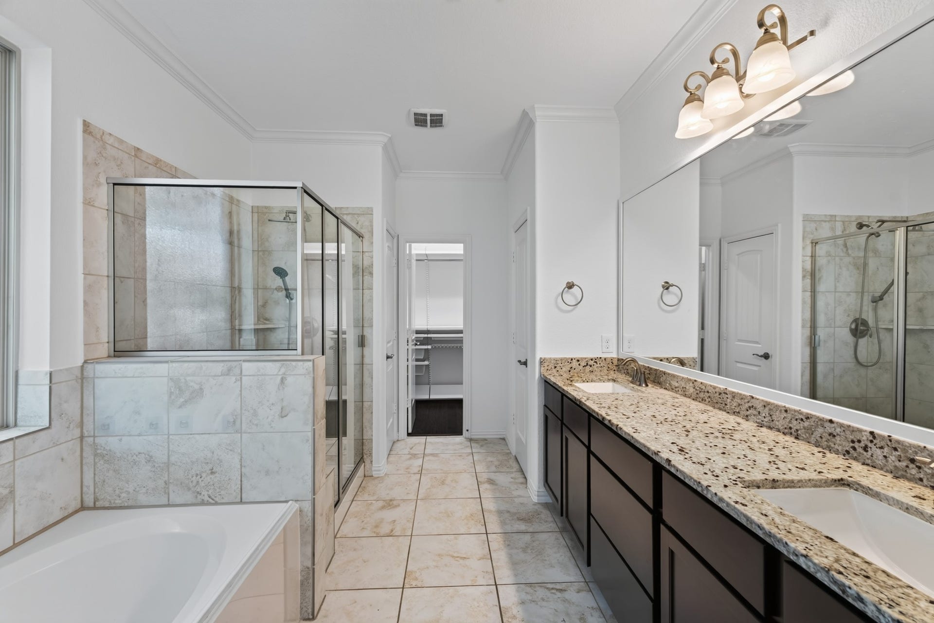63 W Deer River Circle, The Woodlands, TX 77389 63 W Deer River Circle, The Woodlands, TX 77389