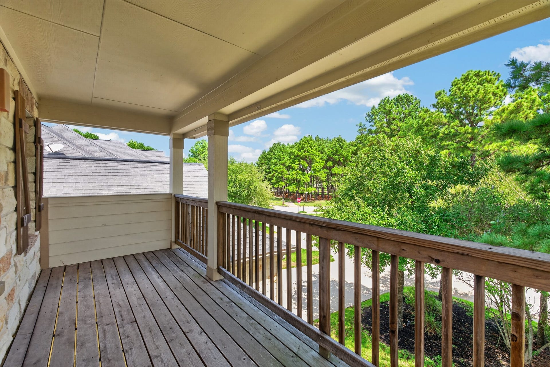63 W Deer River Circle, The Woodlands, TX 77389 63 W Deer River Circle, The Woodlands, TX 77389