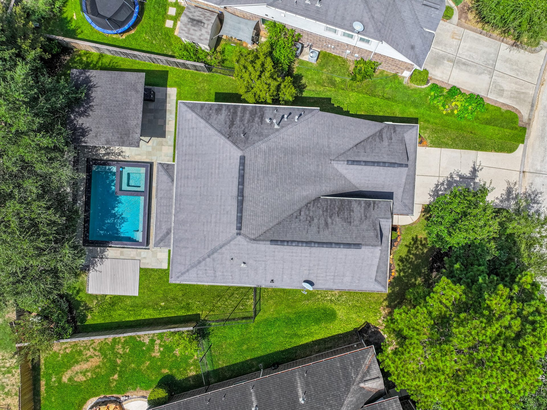 63 W Deer River Circle, The Woodlands, TX 77389 63 W Deer River Circle, The Woodlands, TX 77389