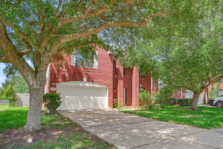 Property photo for 5610 Brazos Springs Drive, Sugar Land, TX