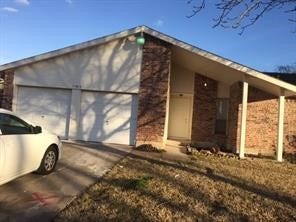 11602 Grapewood Drive, Houston, TX 77089 front vew of the houser