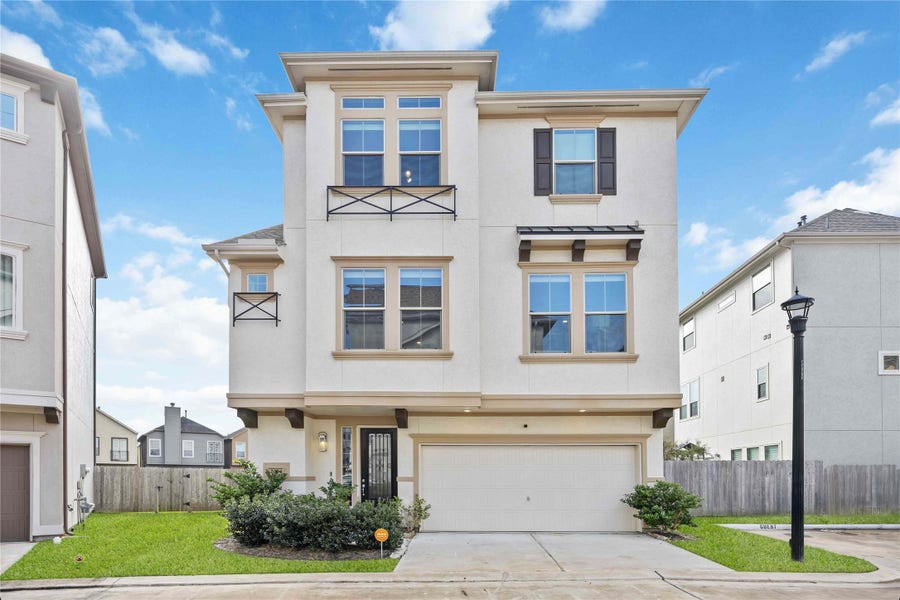Property photo for 2004 Round Table Trail, Houston, TX